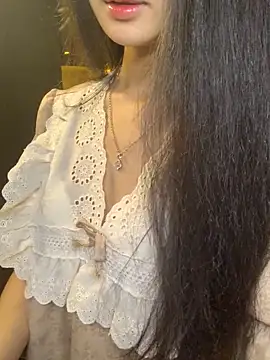Snapshot of Nhinhi18 chatting on May 14, 2026, 2:58 pm Nhinhi18 online show from May 14, 2026, 2:58 pm