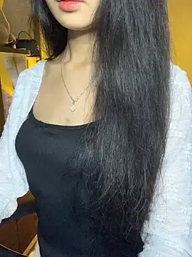 Nhinhi18 online show from March 13, 2026, 3:39 pm