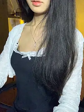 Nhinhi18 online show from March 12, 2026, 2:32 pm