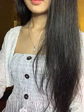 Nhinhi18 online show from March 5, 2026, 4:36 pm