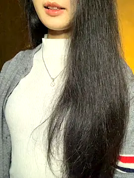 Snapshot of Nhinhi18 chatting on December 15, 2025, 3:07 pm Nhinhi18 online show from December 15, 2025, 3:07 pm