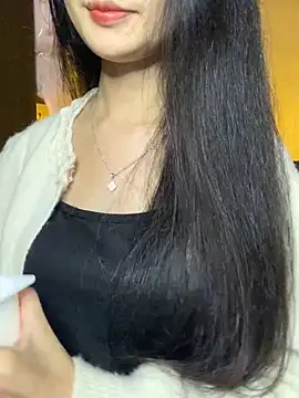 Snapshot of Nhinhi18 chatting on December 4, 2025, 3:00 pm Nhinhi18 online show from December 4, 2025, 3:00 pm