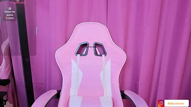 Snapshot of Rebekah_Mercer chatting on October 31, 2025, 4:20 am Rebekah Mercer online show from October 31, 2025, 4:20 am