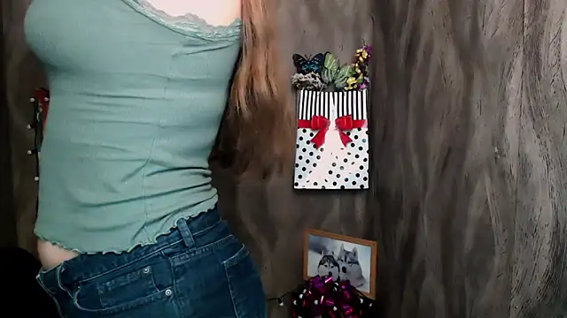 Snapshot of Linda_S_ chatting on September 27, 2025, 9:15 am Linda S  online show from September 27, 2025, 9:15 am