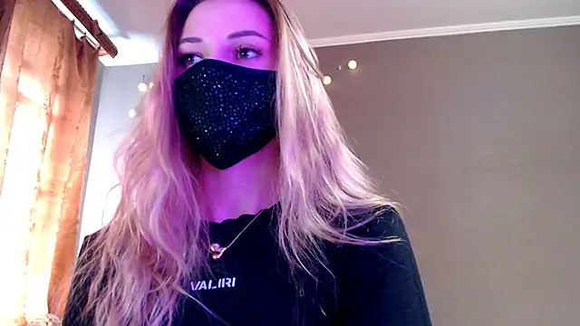 Snapshot of Iris_lave chatting on April 21, 2026, 2:34 pm Iris lave online show from April 21, 2026, 2:34 pm