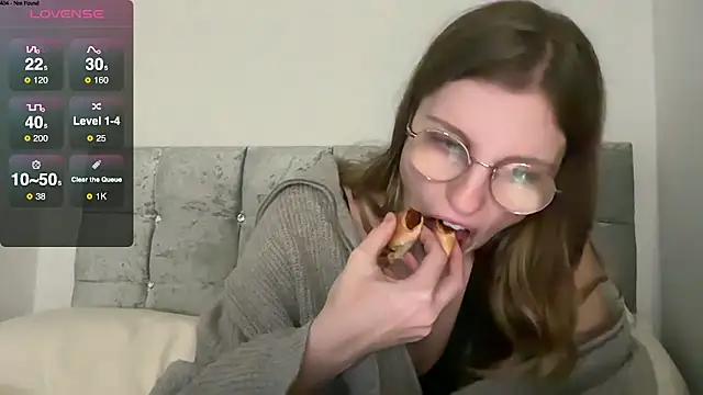 Snapshot of BustyKellyXXX chatting on February 8, 2026, 7:33 pm BustyKellyXXX online show from February 8, 2026, 7:33 pm