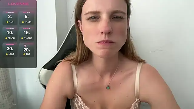 BustyKellyXXX online show from September 30, 2025, 1:39 pm