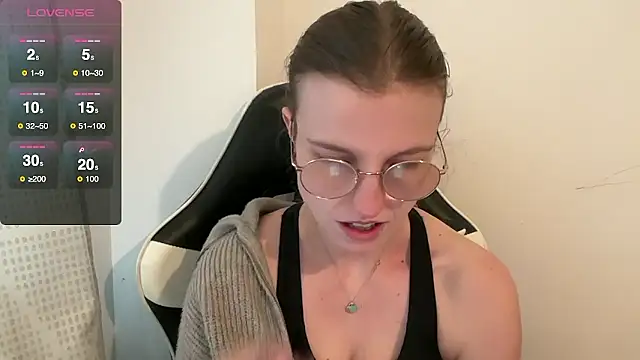 Snapshot of BustyKellyXXX chatting on January 8, 2026, 11:49 am BustyKellyXXX online show from January 8, 2026, 11:49 am