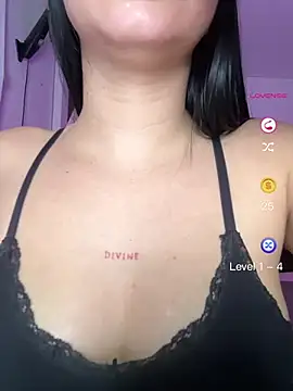 lucy grey25 online show from May 22, 2026, 2:15 pm
