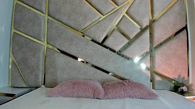 Zafiro claire online show from October 10, 2025, 10:43 pm