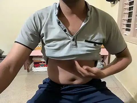 project085 online show from October 25, 2025, 2:39 pm