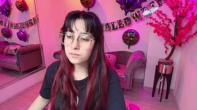 Snapshot of Tarly_matches chatting on October 25, 2025, 11:53 am Tarly matches online show from October 25, 2025, 11:53 am