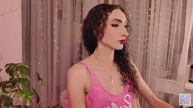 Snapshot of Queen_of_tease chatting on October 6, 2025, 4:52 pm Queen of tease online show from October 6, 2025, 4:52 pm