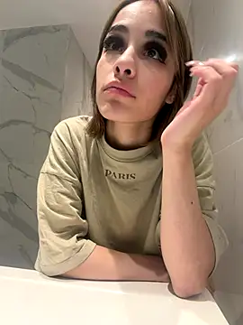 Snapshot of Babylovetiernax chatting on December 17, 2025, 2:38 am Babylovetiernax online show from December 17, 2025, 2:38 am