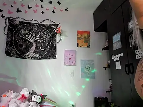 Sweet mim  online show from April 11, 2026, 10:46 pm