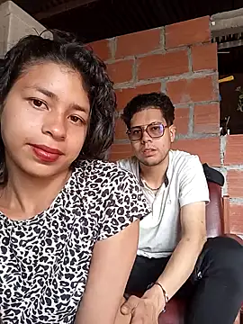 Snapshot of Tendercouple1 chatting on November 19, 2025, 3:12 pm Tendercouple1 online show from November 19, 2025, 3:12 pm