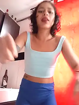 Snapshot of Tendercouple1 chatting on November 30, 2025, 2:07 pm Tendercouple1 online show from November 30, 2025, 2:07 pm