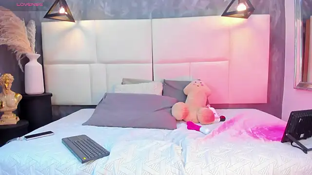 Rachel Donnelly online show from February 14, 2026, 10:21 pm