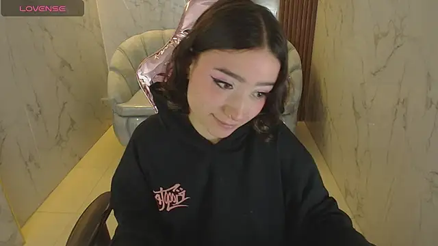 Snapshot of venuss09_s chatting on December 14, 2025, 1:49 pm venuss09 s online show from December 14, 2025, 1:49 pm