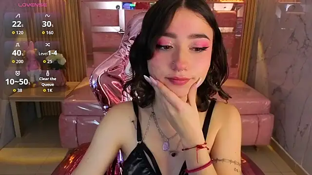 Snapshot of venuss09_s chatting on November 19, 2025, 1:55 pm venuss09 s online show from November 19, 2025, 1:55 pm