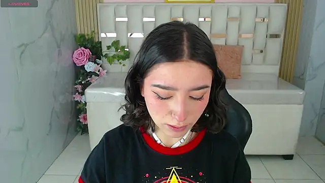 Snapshot of venuss09_s chatting on December 18, 2025, 1:48 pm venuss09 s online show from December 18, 2025, 1:48 pm