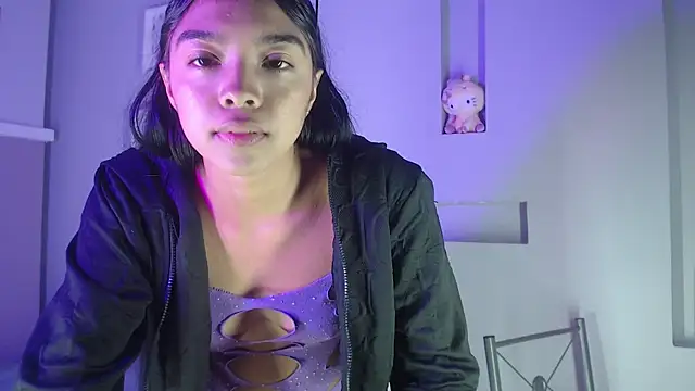 Snapshot of pocahontamoon chatting on October 18, 2025, 4:20 pm pocahontamoon online show from October 18, 2025, 4:20 pm