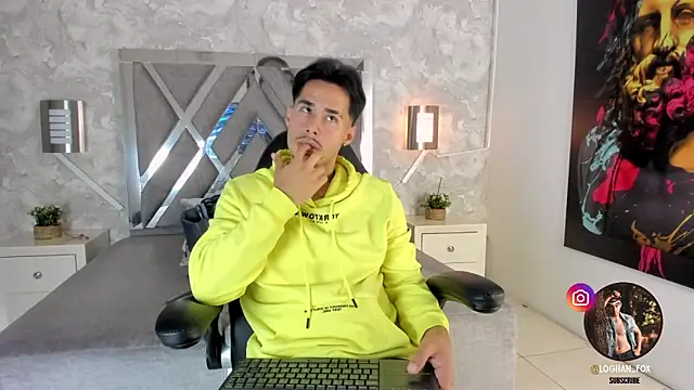 loghan fox online show from October 8, 2025, 2:46 am