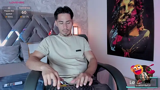 loghan fox online show from October 10, 2025, 3:29 am