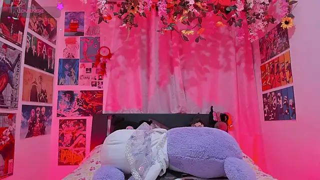 Snapshot of FluffyMelons chatting on February 11, 2026, 11:04 pm FluffyMelons online show from February 11, 2026, 11:04 pm