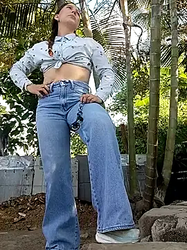 Arianna Moss online show from July 4, 2026, 9:19 pm