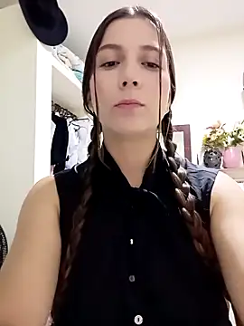 Arianna Moss online show from April 10, 2026, 11:45 pm