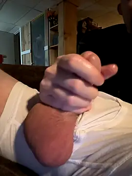 Snapshot of GayMITwink chatting on December 3, 2025, 8:58 am GayMITwink online show from December 3, 2025, 8:58 am