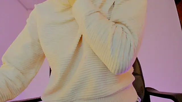 Snapshot of Madison_charlotte chatting on February 4, 2026, 9:04 am Madison charlotte online show from February 4, 2026, 9:04 am