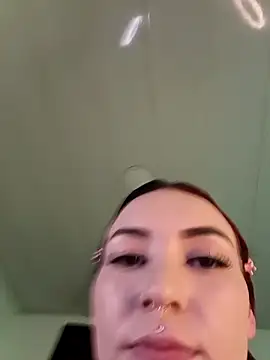 Snapshot of Madison_charlotte chatting on February 18, 2026, 10:01 am Madison charlotte online show from February 18, 2026, 10:01 am