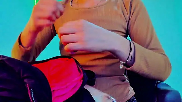 Snapshot of Madison_charlotte chatting on January 10, 2026, 5:25 am Madison charlotte online show from January 10, 2026, 5:25 am