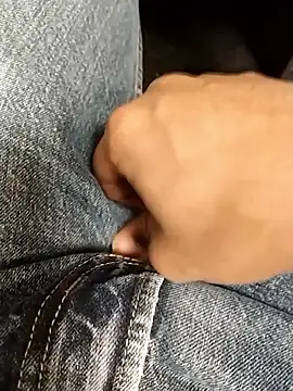 Snapshot of Ajayy01 chatting on December 18, 2025, 3:27 pm Ajayy01 online show from December 18, 2025, 3:27 pm