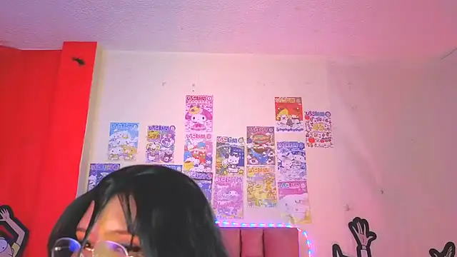 saragon1 online show from April 15, 2026, 7:58 pm