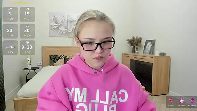 Snapshot of flooora_0 chatting on October 30, 2025, 12:42 am flooora 0 online show from October 30, 2025, 12:42 am