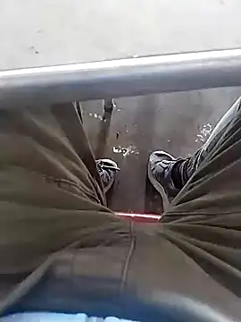 Snapshot of Aliyeni1 chatting on December 1, 2025, 9:21 am Aliyeni1 online show from December 1, 2025, 9:21 am