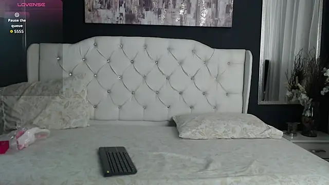 Snapshot of MELANISHAW chatting on September 15, 2025, 3:07 am MELANISHAW online show from September 15, 2025, 3:07 am