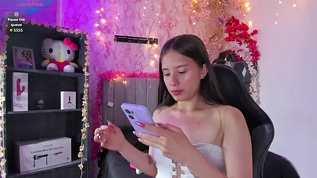 Scarlett21   online show from February 20, 2026, 9:17 pm