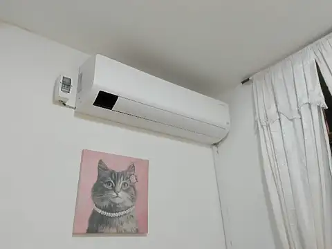 nahomy ryans online show from November 13, 2025, 12:03 am