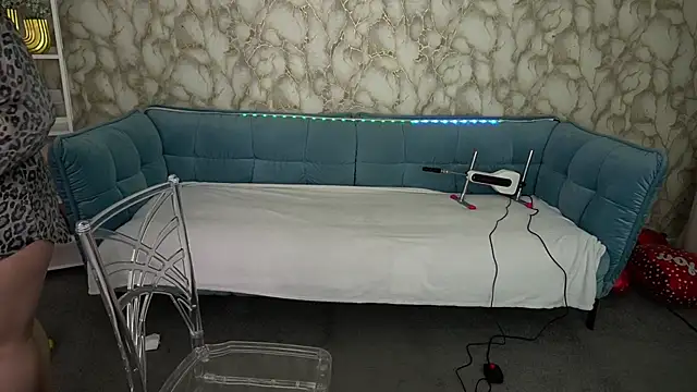 CrystallPaws online show from March 25, 2026, 6:57 am