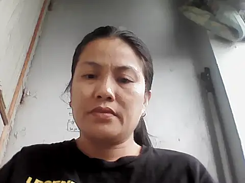 Snapshot of Uniquebeauty32 chatting on July 12, 2026, 12:22 am Uniquebeauty32 online show from July 12, 2026, 12:22 am