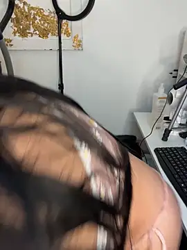 hotadhara01 online show from November 16, 2025, 4:12 pm