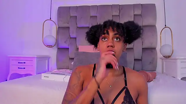 OnlyGia online show from April 12, 2026, 3:54 am