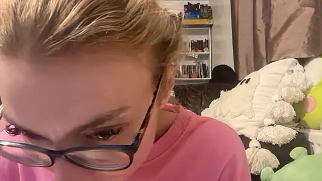 Snapshot of harleyblair chatting on November 9, 2025, 7:40 pm harleyblair online show from November 9, 2025, 7:40 pm