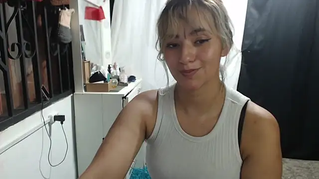 Snapshot of annie_clark2 chatting on October 10, 2025, 1:06 am annie clark2 online show from October 10, 2025, 1:06 am