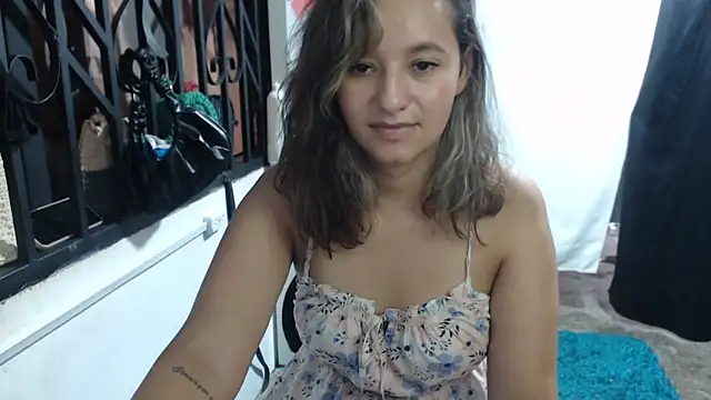 Snapshot of annie_clark2 chatting on November 9, 2025, 8:35 pm annie clark2 online show from November 9, 2025, 8:35 pm