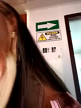  ManuVeelez online show from February 11, 2026, 4:34 am